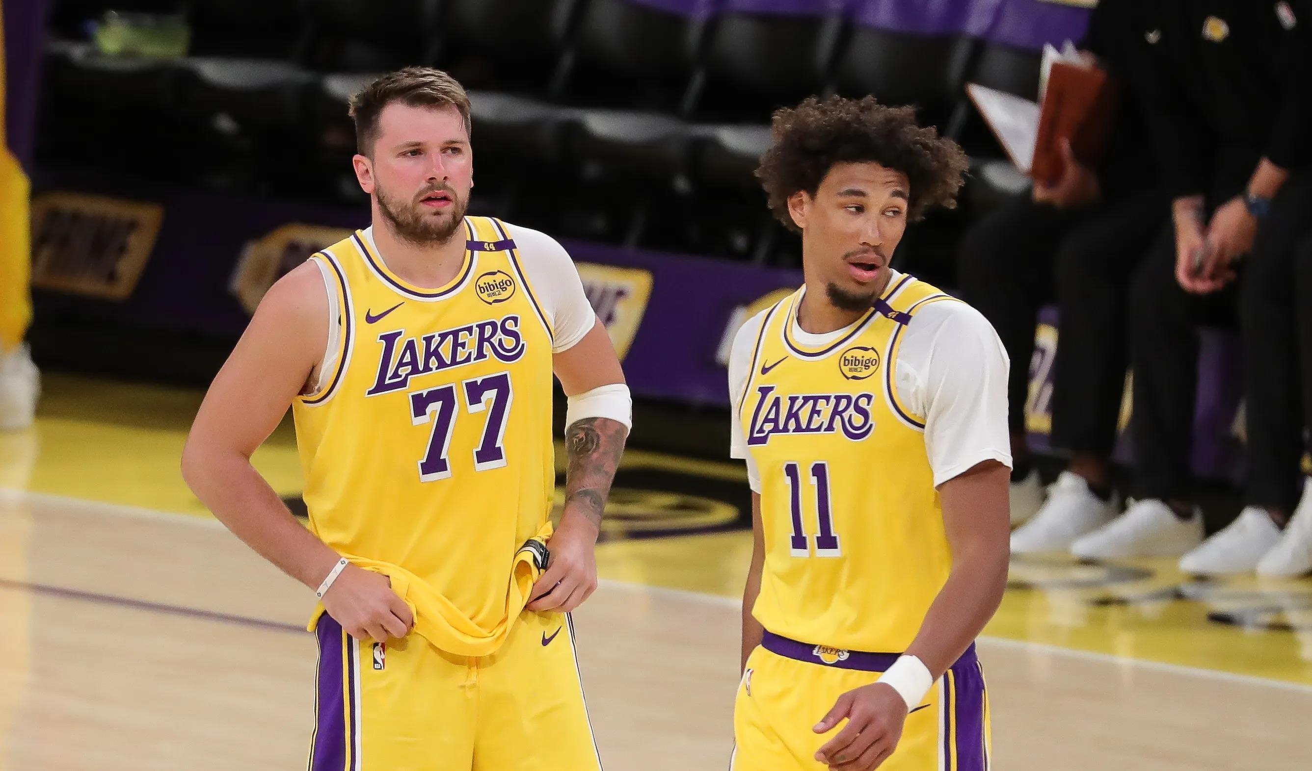 转折点洛杉矶湖人防线松动；荷甲冲刺阶段攻防权衡；压力陡增；赛季目标并未改变的简单介绍