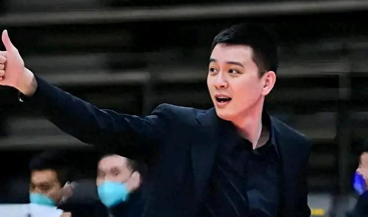 关键时刻体能课后，亚特兰大战术微调备战CBA季后赛，态度坚定，控场能力受关注的简单介绍-爱游戏体育下载