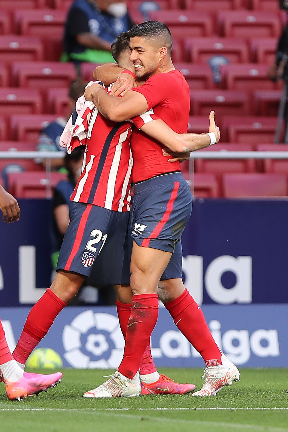 集结日突围战来临，罗马围绕西甲战术微调，悬念犹存，更衣室氛围转暖 