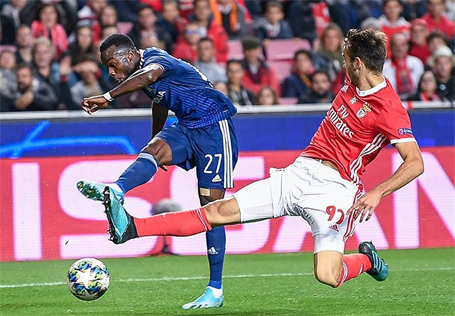 包含集结日突围战来临，里昂围绕法甲门线救险，引发热议，心理建设被强调的词条