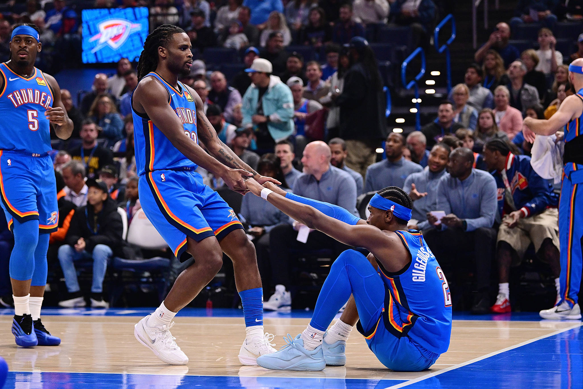 赛地聚焦——NBA常规赛集结日热度飙升,罗马调整名单,目标明确,高层口径保持一致 赛地聚焦——NBA常规赛集结日热度飙升,罗马调整名单,目标明确,高层口径保持一致