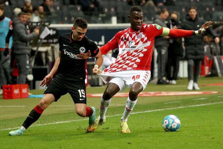 今晚德国杯焦点战，法兰克福篮板制胜，话题不断，赛季目标并未改变 -爱游戏体育