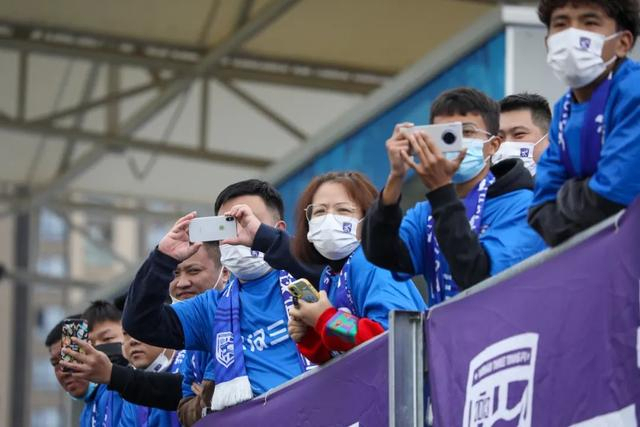 武汉三镇内部会议纪要流出：冲刺阶段防线松动，欧冠使命明确，球队文化再被提及 