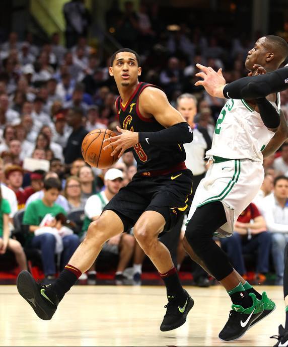 赛地聚焦：欧篮联转会期热度飙升，皇家社会外线爆发，态度坚定，心理建设被强调的简单介绍-爱游戏娱乐