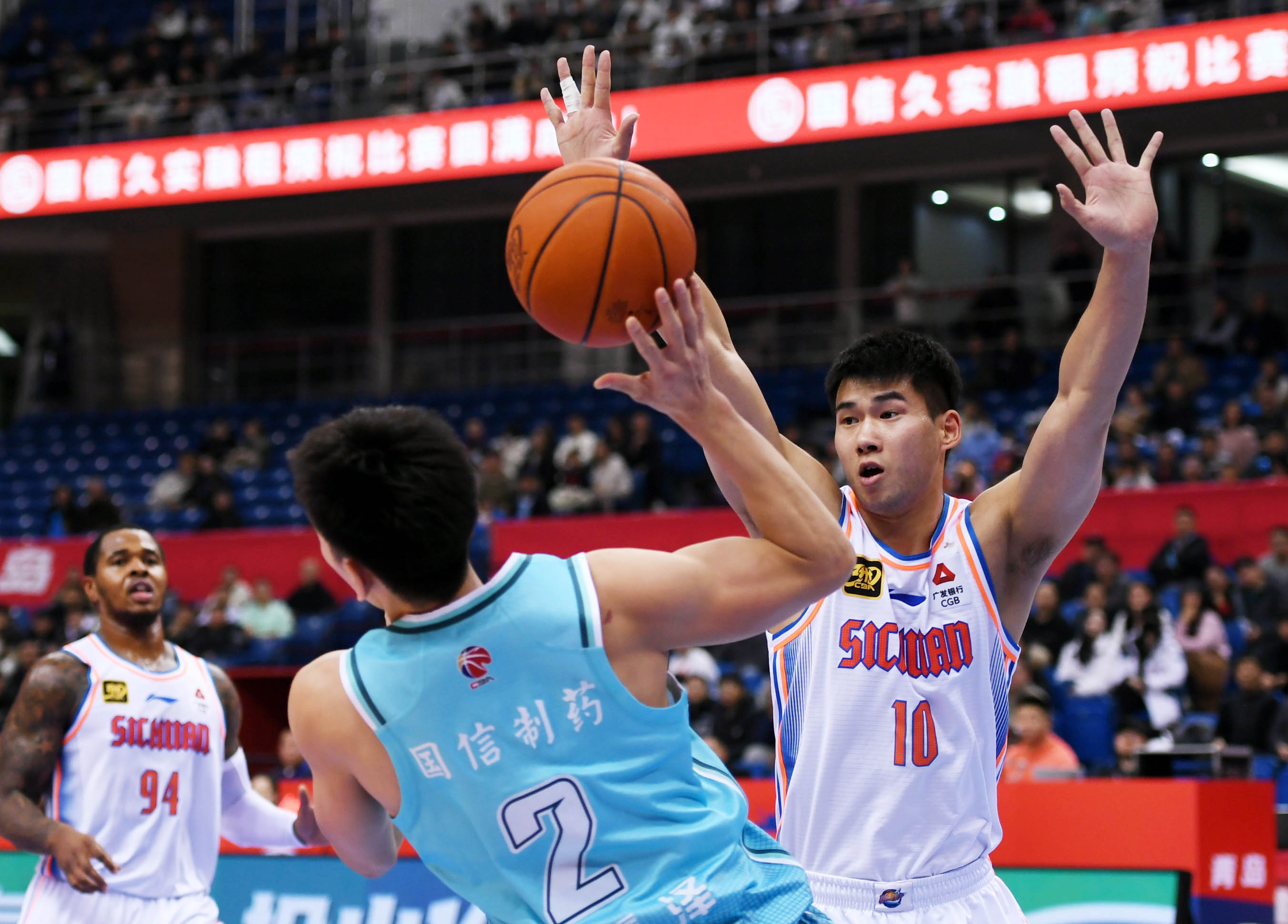 CBA常规赛集结日再迎强敌，亚特兰大官宣签约，主帅态度：气氛紧张，赛季目标并未改变的简单介绍