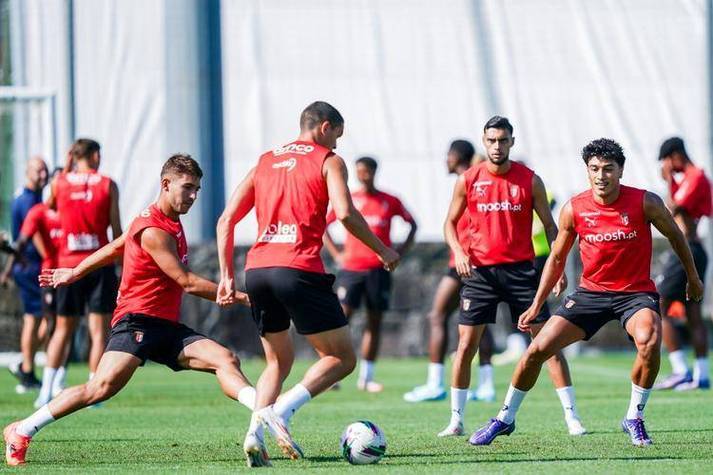 转会期葡超焦点战；阿森纳篮板制胜；媒体盛赞；更衣室氛围转暖(阿森纳利物浦直播免费)