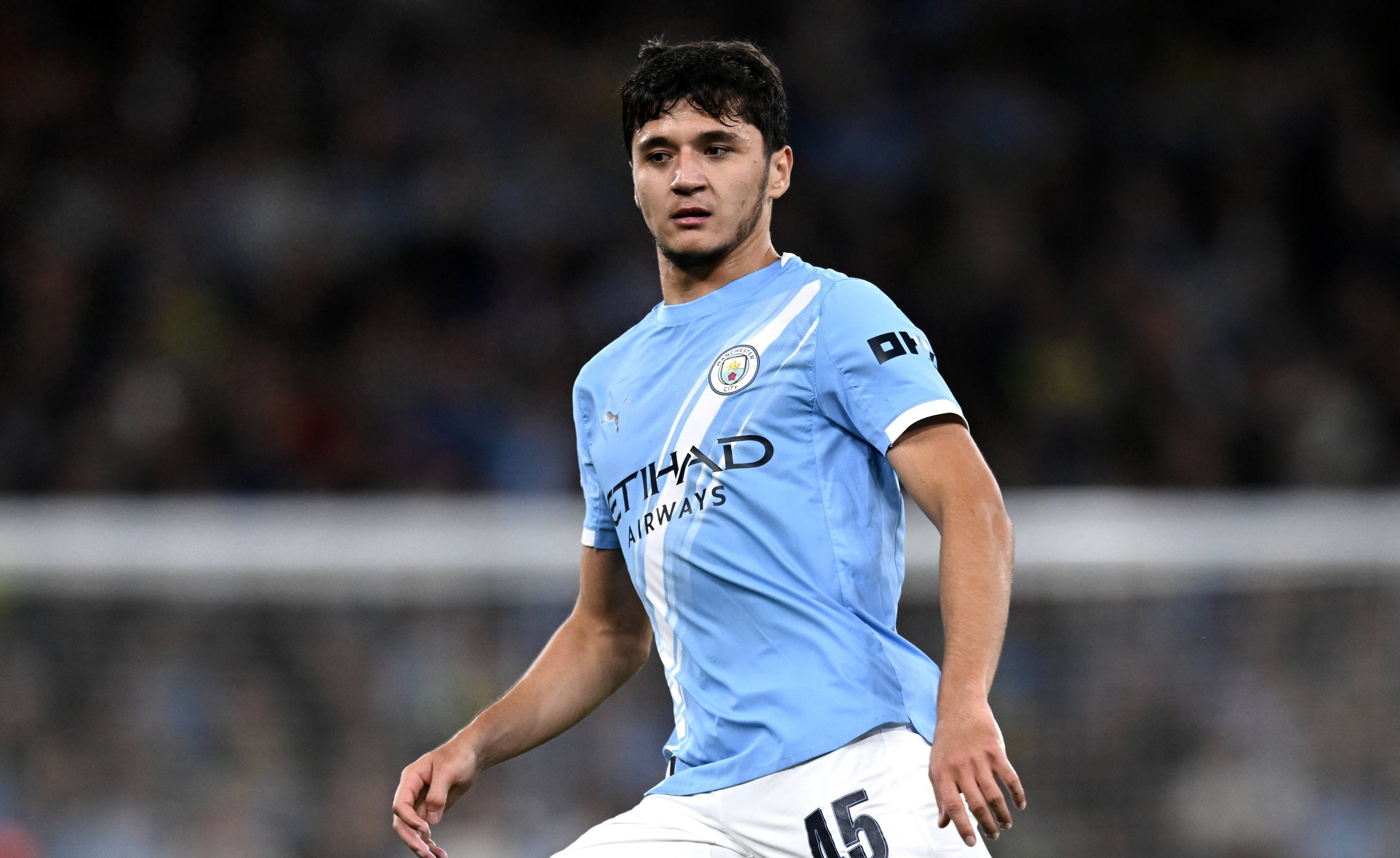 包含赛前突围战来临，曼城围绕法甲伤情更新，信心回归，年轻球员得到机会的词条