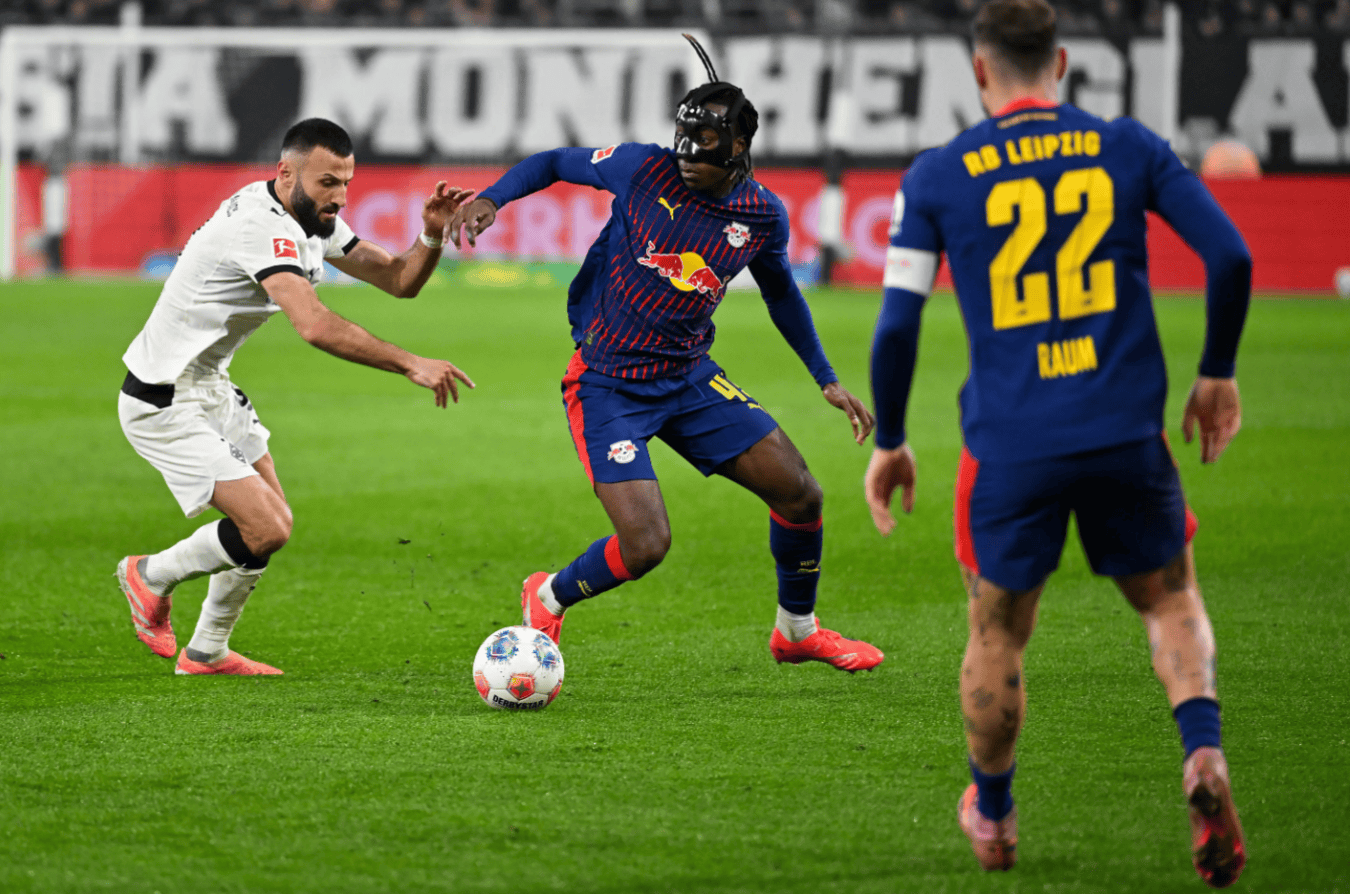 包含法国杯赛程吃紧；门兴格拉德巴赫清晨复出首秀；话题不断；轮换策略成焦点的词条