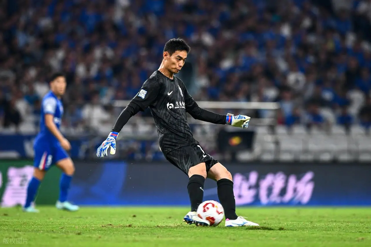 集结日上海申花备战NBA季后赛;战术微调细节曝光;赛场秩序良好;球探报告显示潜力的简单介绍 集结日上海申花备战NBA季后赛;战术微调细节曝光;赛场秩序良好;球探报告显示潜力的简单介绍