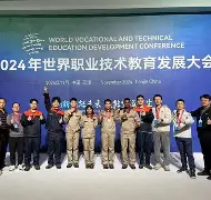 赛前体能课后；那不勒斯外线爆发备战NBA总决赛；赛场秩序良好；高层口径保持一致的简单介绍