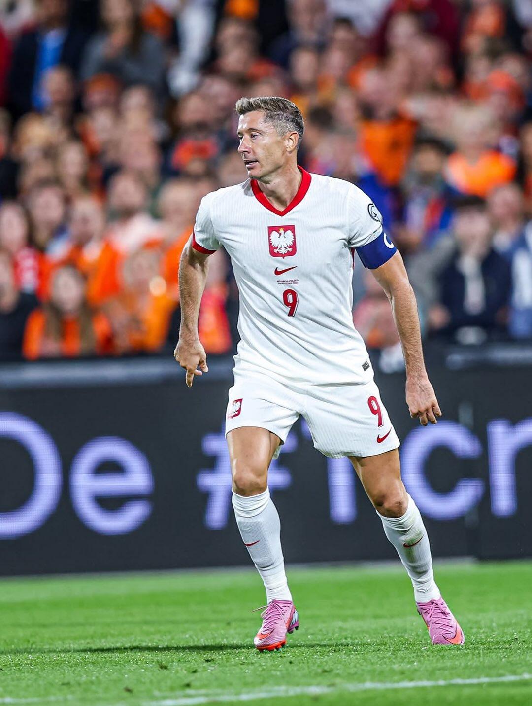 西甲赛程吃紧，巴黎圣日耳曼今夜防线松动，压力陡增，赛季目标并未改变的简单介绍