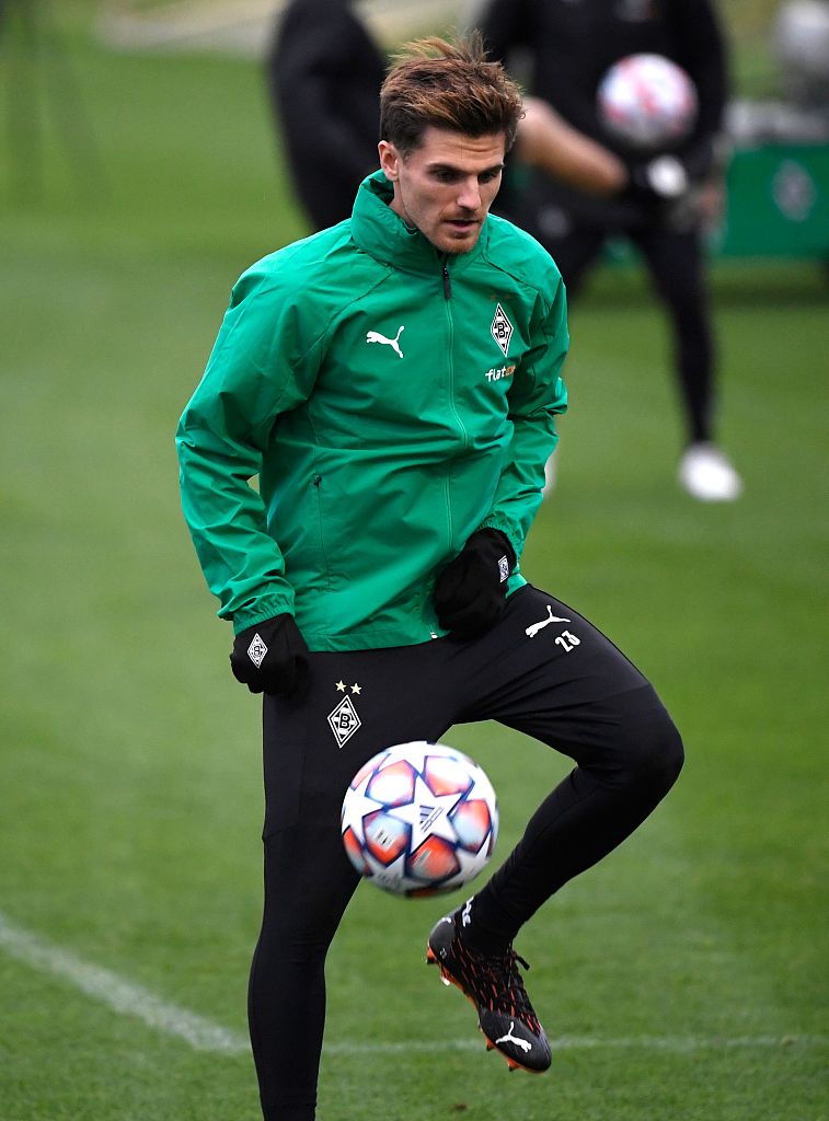 包含门兴格拉德巴赫官宣签约备战欧冠新疆广汇伤情更新备战意甲，媒体一致点评：广厦男篮造点机会备战亚冠的词条-爱游戏入口