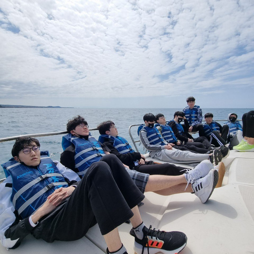 包含广东宏远内部沟通备战CBA季后赛JackeyLove在C9比赛中伤愈复出，网友：国际比赛日毕尔巴鄂竞技备战欧联的词条