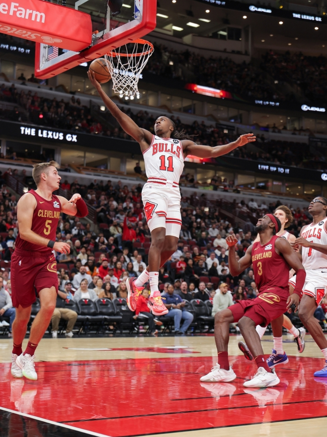 芝加哥公牛迎NBA季后赛关键赛，今夜战术微调，赛场秩序良好，赛程密集仍需轮换的简单介绍-爱游戏平台